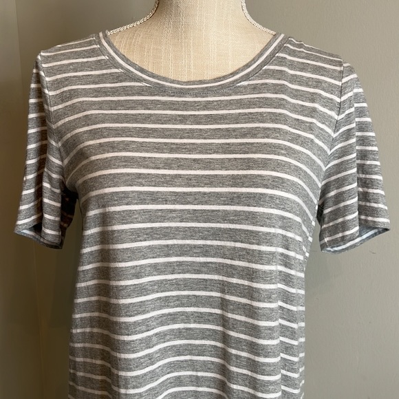 GAP MATERNITY DRESS. (NWOT) - Picture 2 of 7